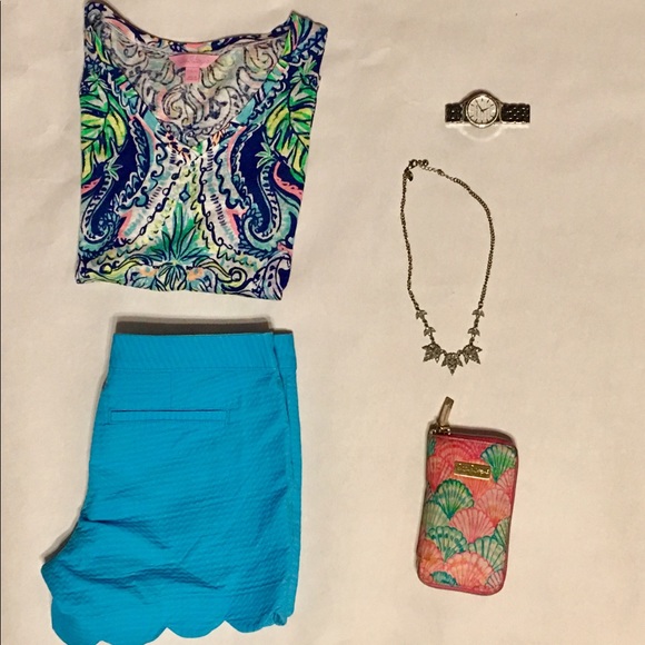 EUC Lilly Pulitzer Patterned T Shirt - Picture 1 of 3